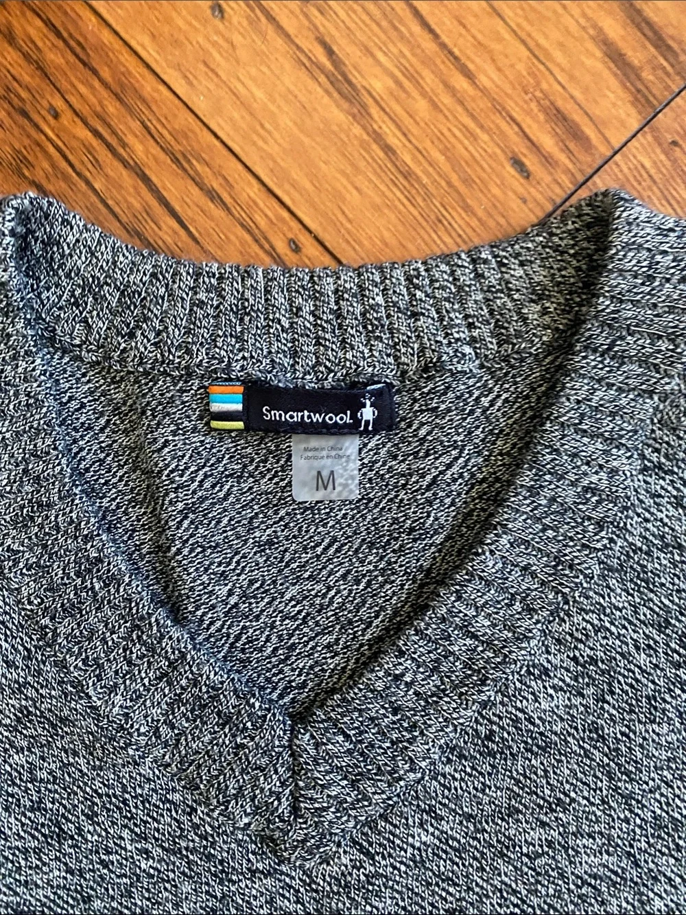 Men’s Smart Wool v-neck sweater- medium